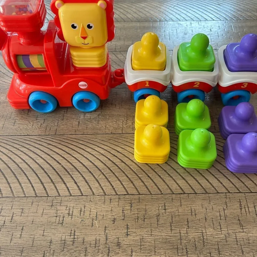Easy as 1 2 3 CLASSIC Choo Choo Train 🚂 and Blocks Toy Set Tiger🐯& 9 blocks!